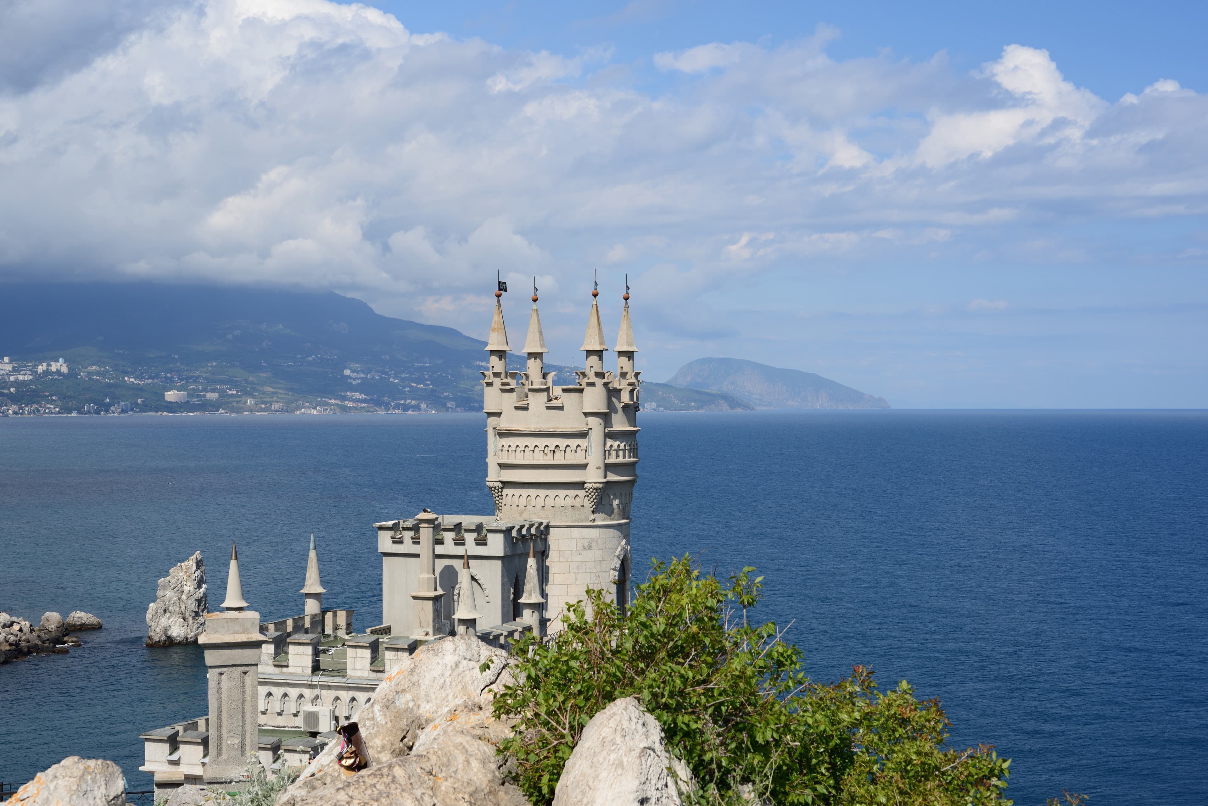 Отдых в Ялте и Севастополе: как добраться без самолета